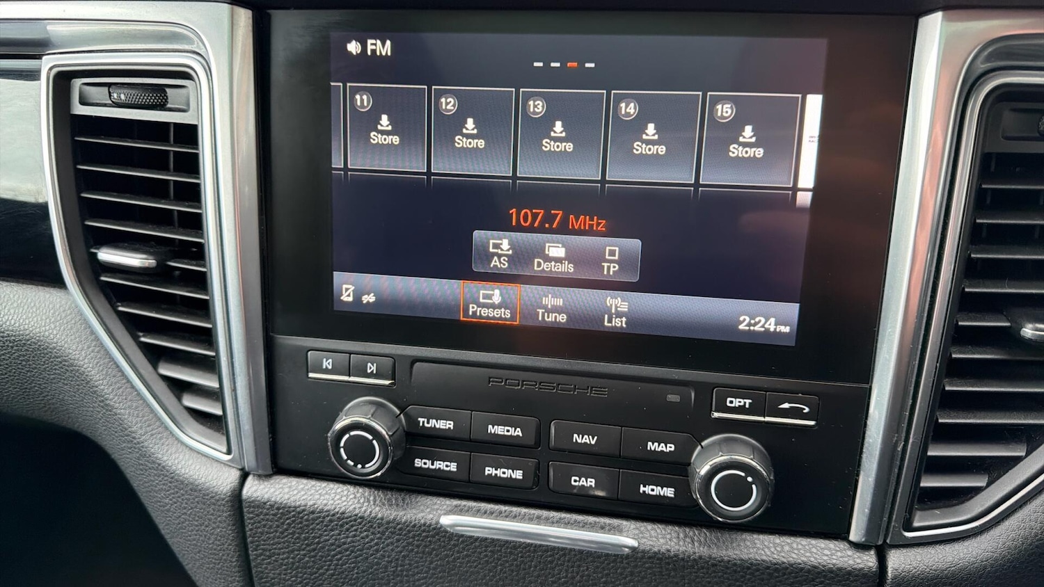 Used Porsche Macan 2017 for sale - 77175364: Photo 40