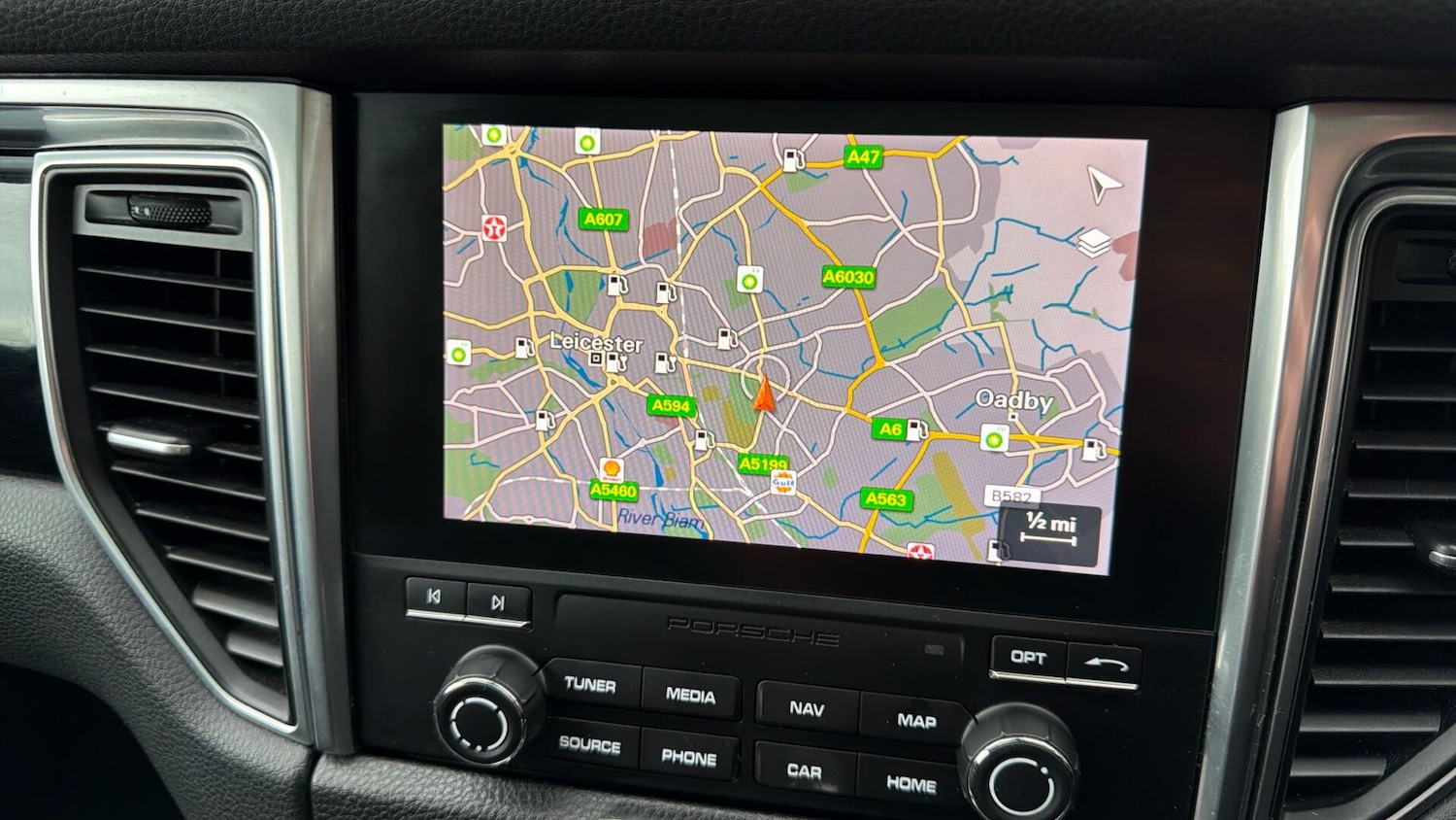 Used Porsche Macan 2017 for sale - 77175364: Photo 41