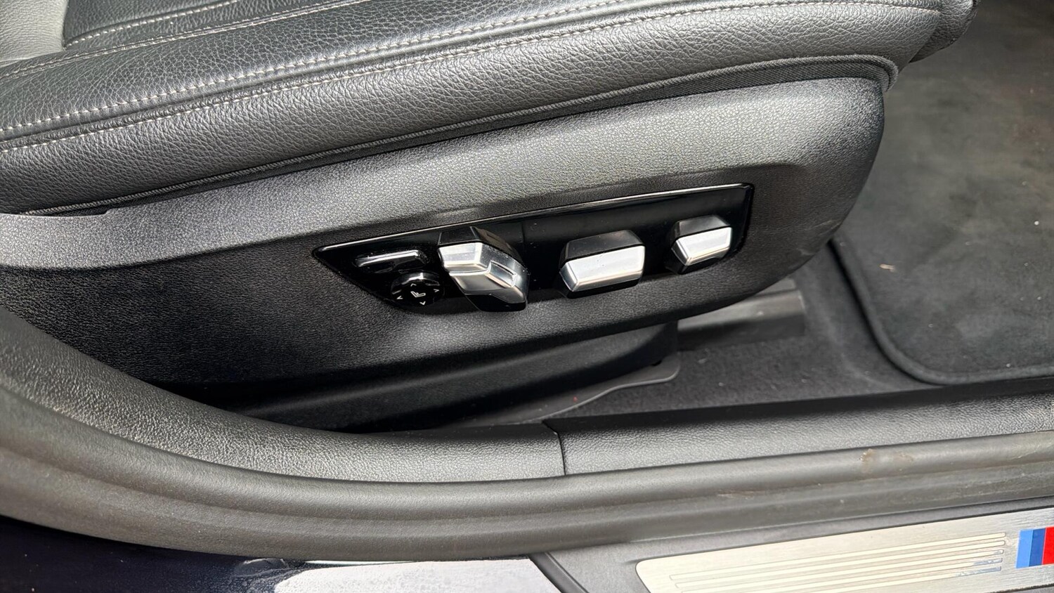 Used BMW 5 Series 2022 for sale - 77672871: Photo 32