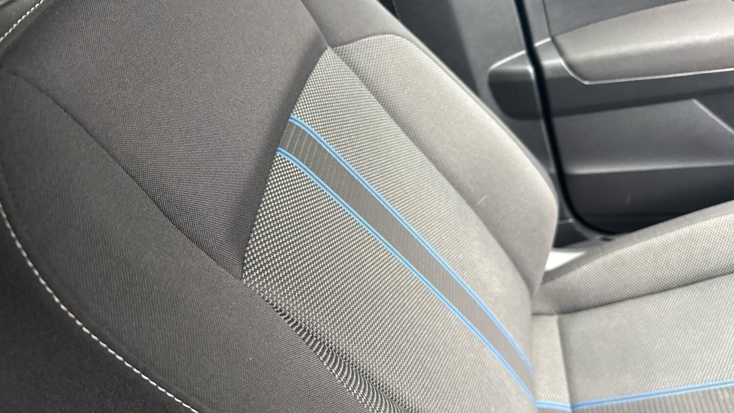 Used Volkswagen T-Roc 2019 for sale - 76824548: Photo 29