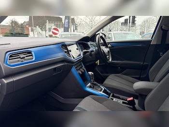 Used Volkswagen T-Roc 2019 for sale - 76824548: Photo