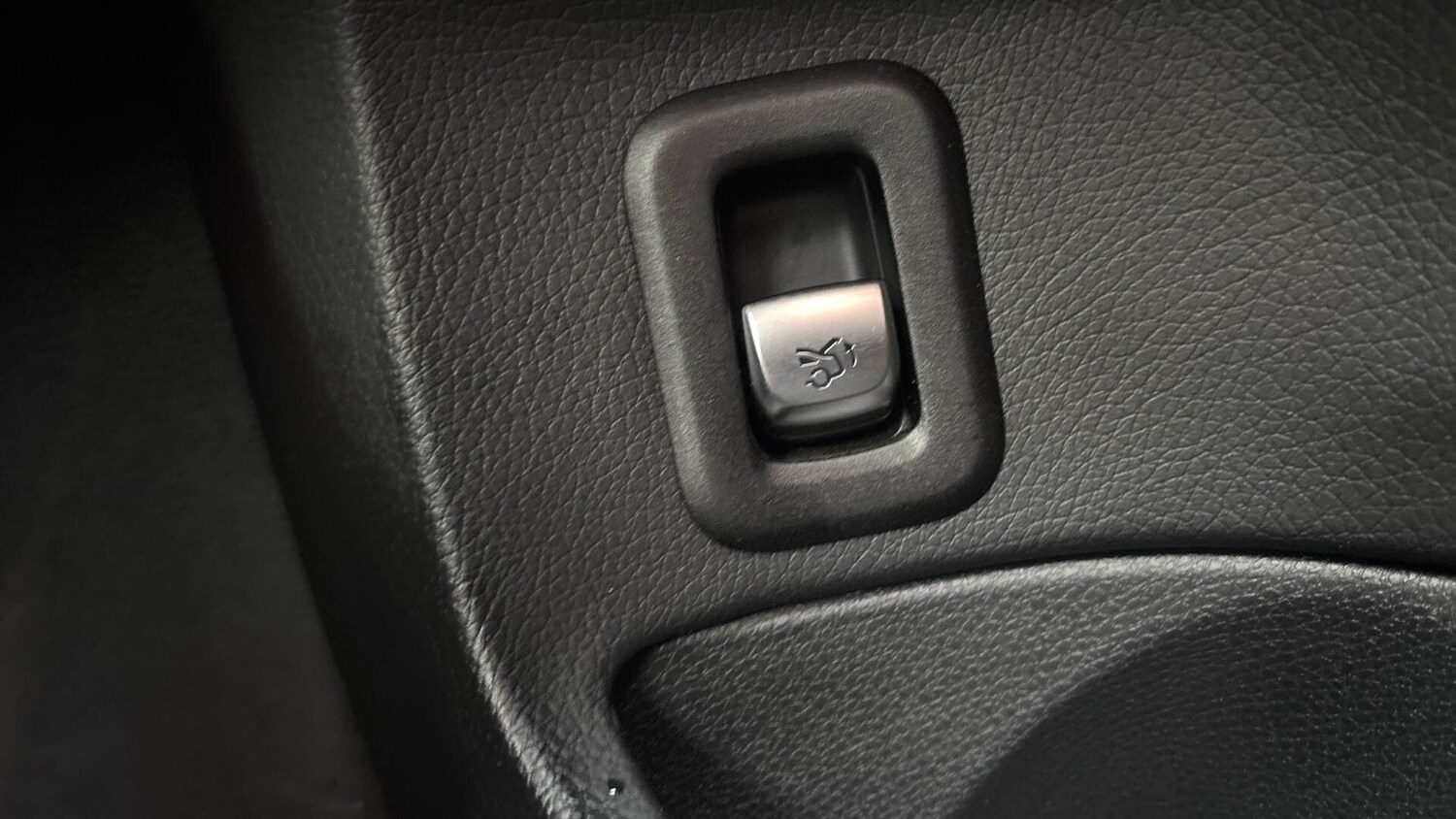 Used Mercedes-Benz C Class 2020 for sale - 77672890: Photo 27