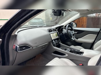 Used Jaguar F-Pace 2018 for sale - 77279487: Photo