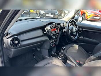 Used MINI Hatch 2017 for sale - 77982682: Photo