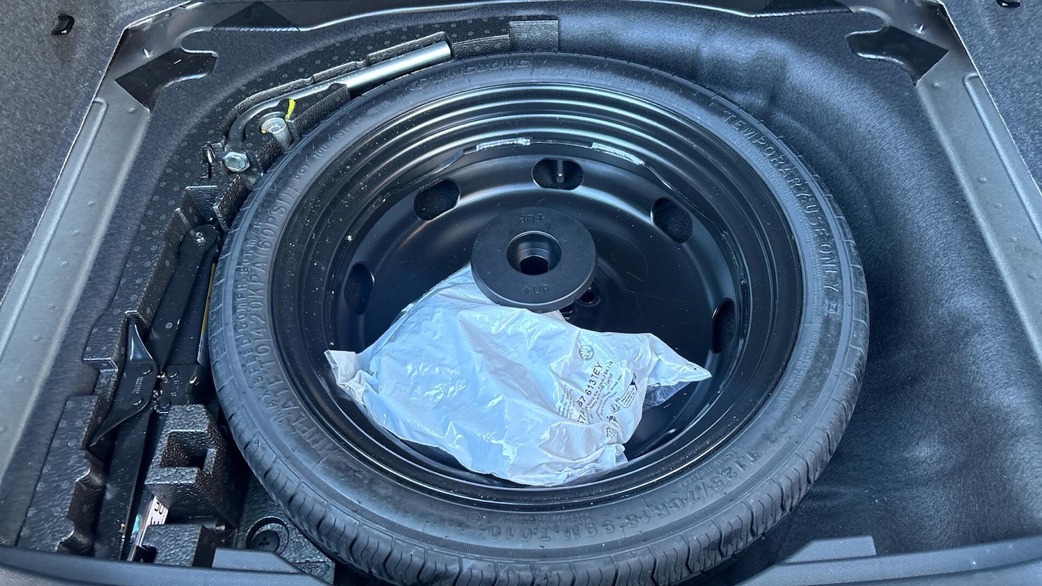 Used Skoda Karoq 2024 for sale - 76584166: Photo 11