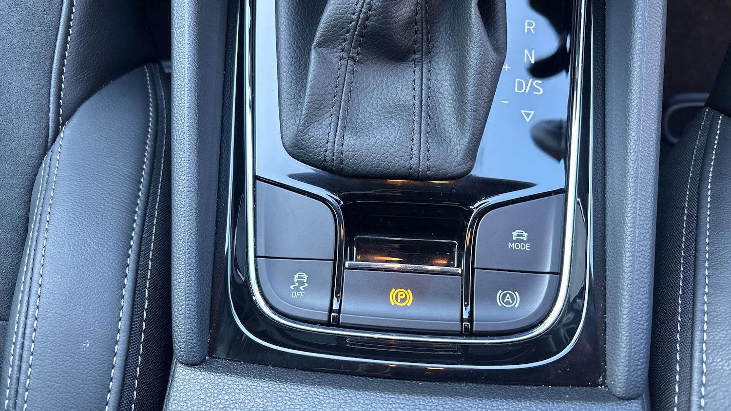 Used Skoda Karoq 2024 for sale - 76584166: Photo 24