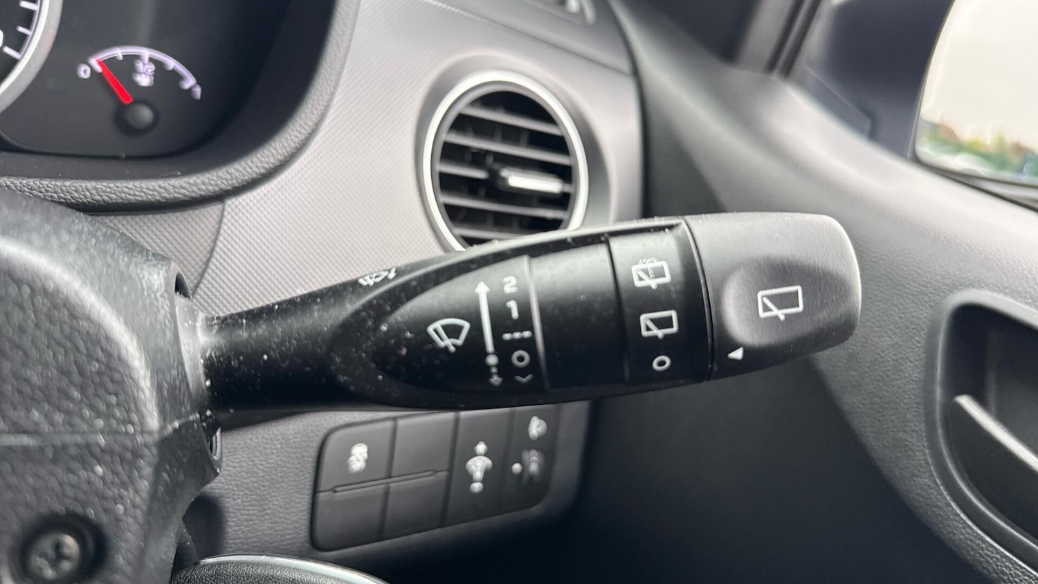 Used Hyundai i10 2018 for sale - 76409581: Photo 35