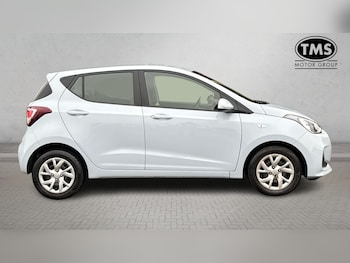 Used Hyundai i10 2018 for sale - 76409581: Photo