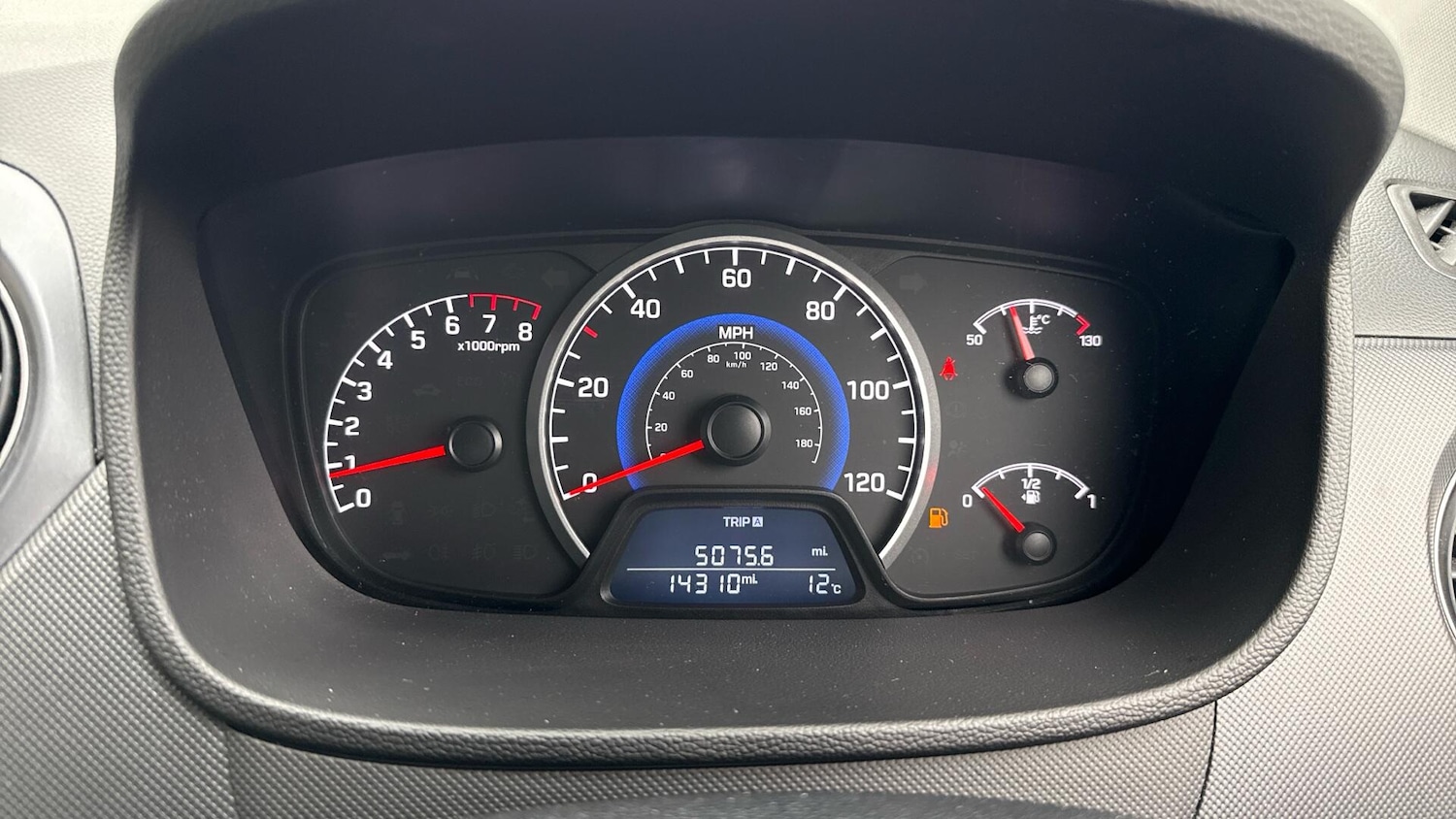 Used Hyundai i10 2018 for sale - 76409581: Photo 7