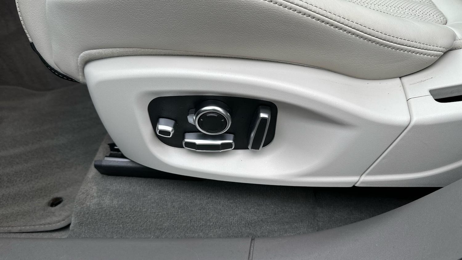 Used Jaguar F-Pace 2018 for sale - 78072828: Photo 24