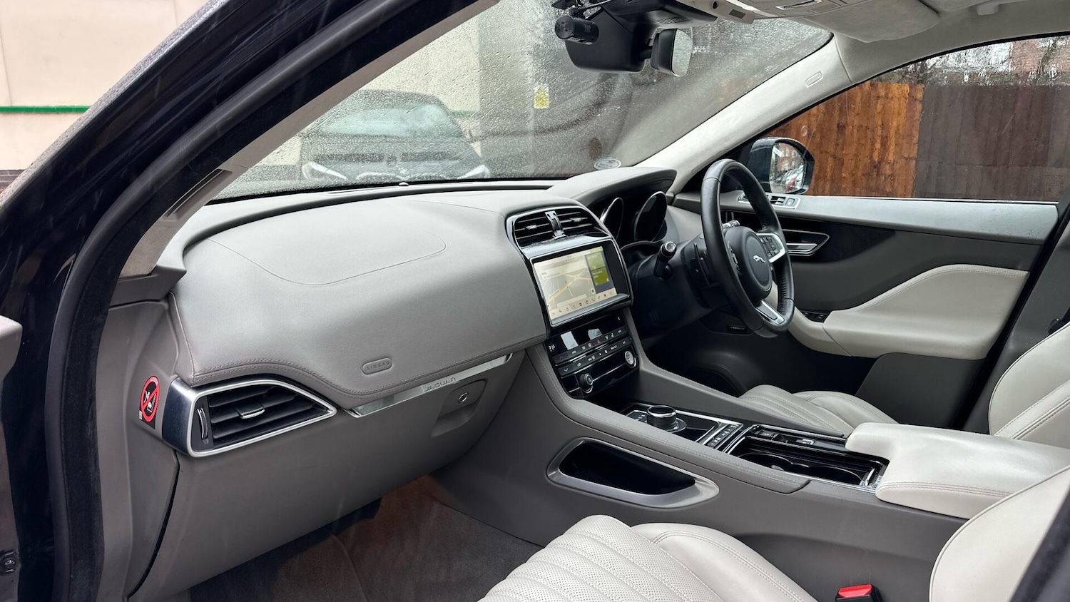 Used Jaguar F-Pace 2018 for sale - 78072828: Photo 3