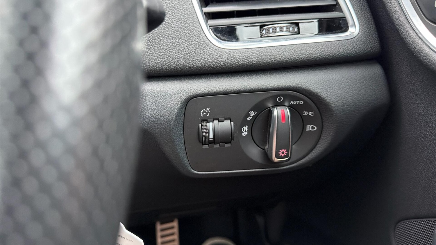 Used Audi Q3 2017 for sale - 76409168: Photo 30