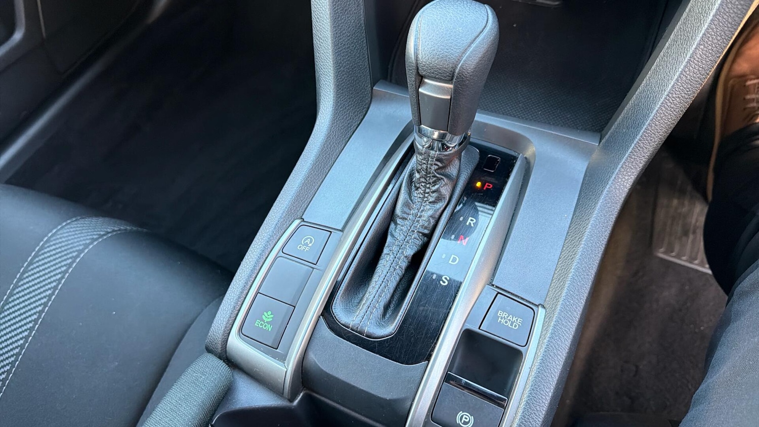 Used Honda Civic 2018 for sale - 77074482: Photo 10