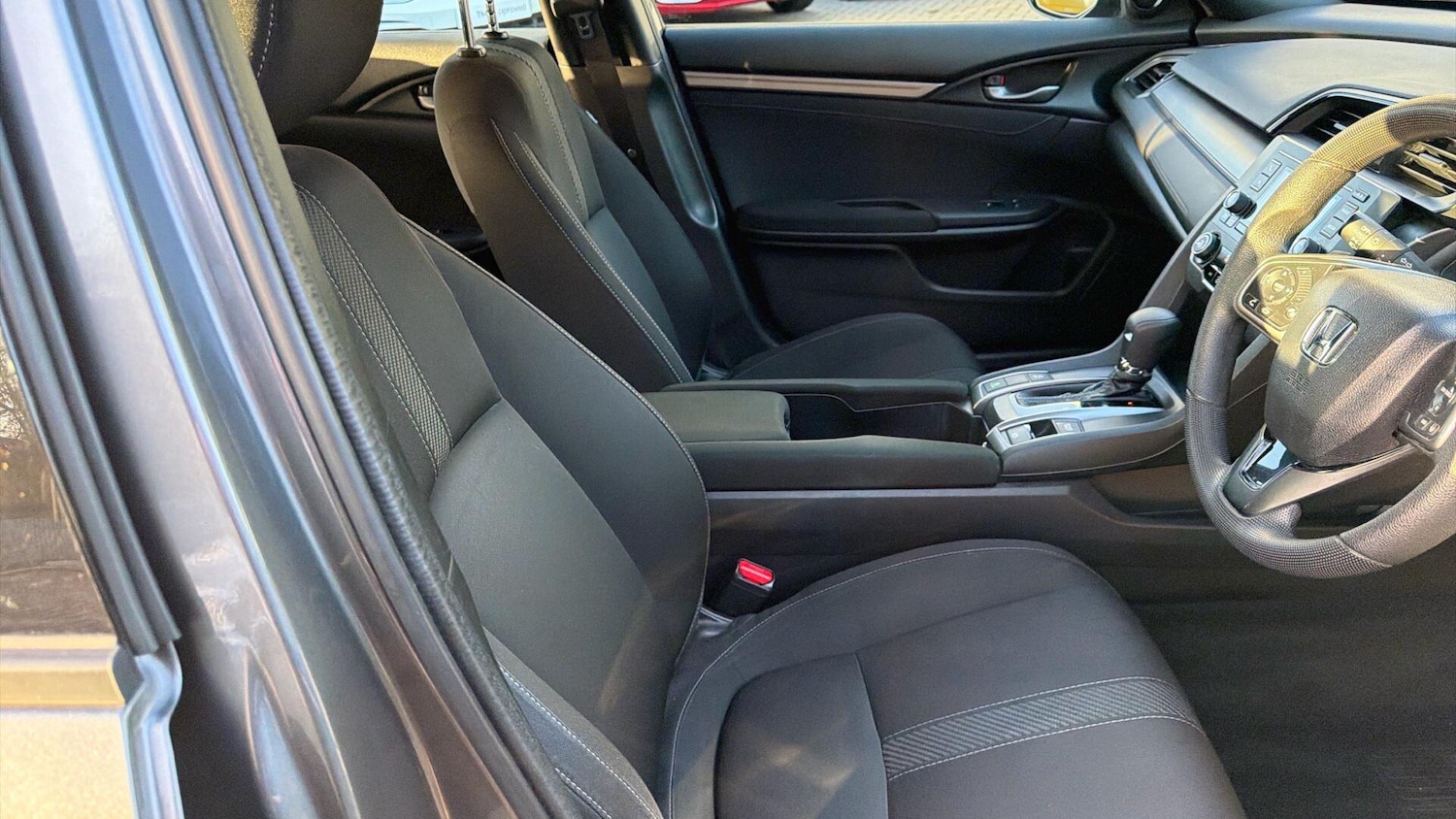 Used Honda Civic 2018 for sale - 77074482: Photo 15