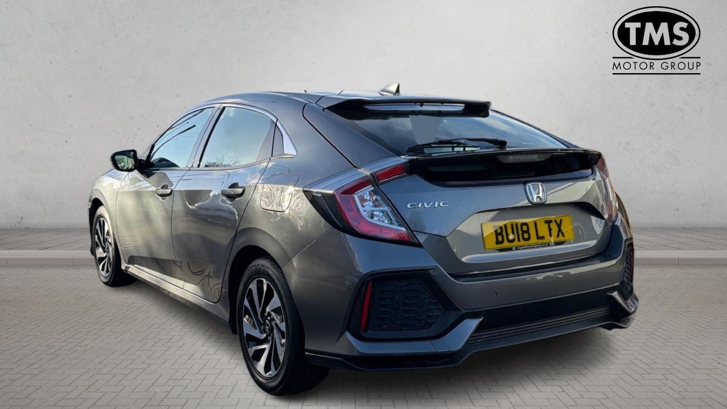 Used Honda Civic 2018 for sale - 77074482: Photo 2