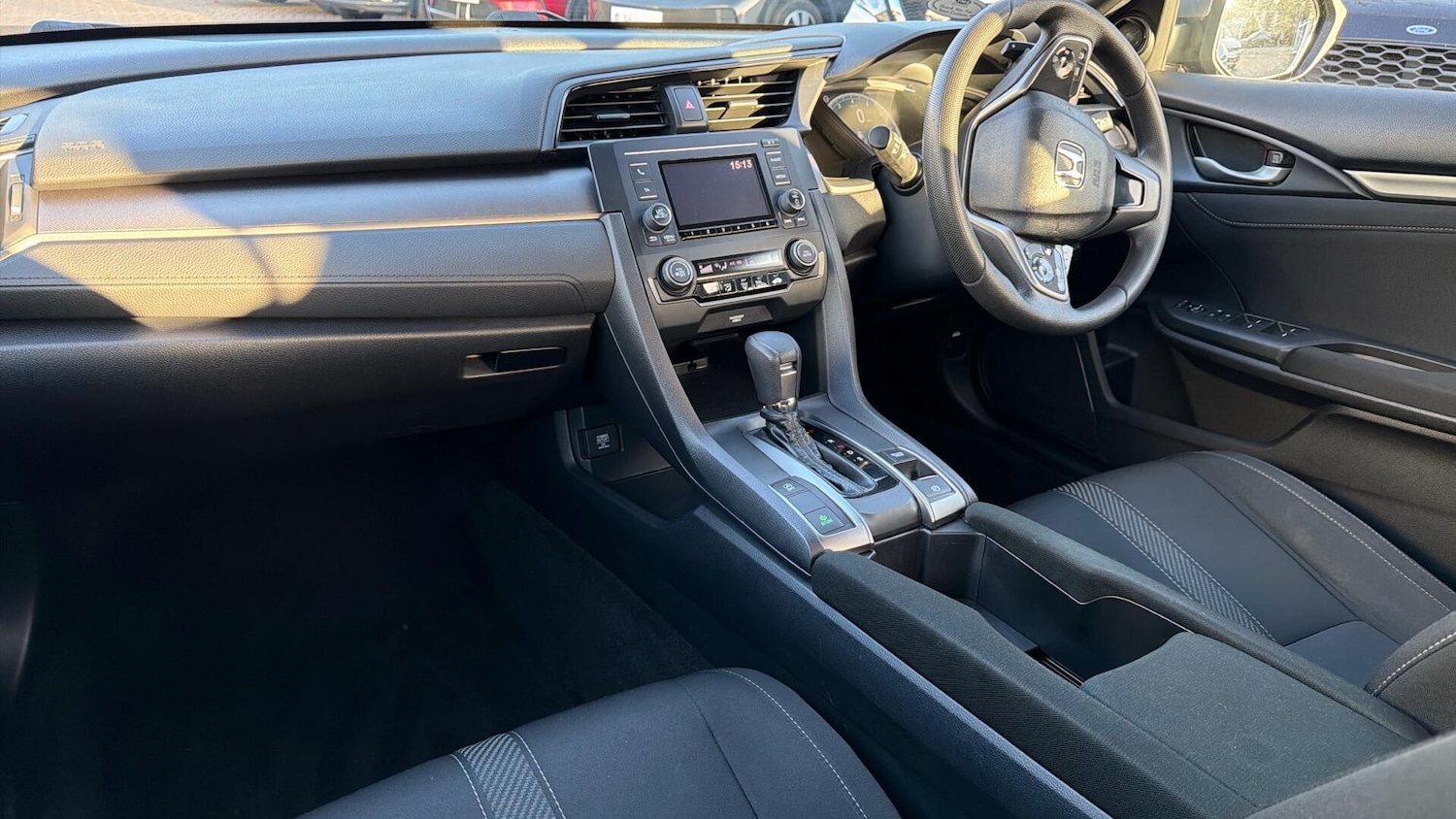 Used Honda Civic 2018 for sale - 77074482: Photo 3