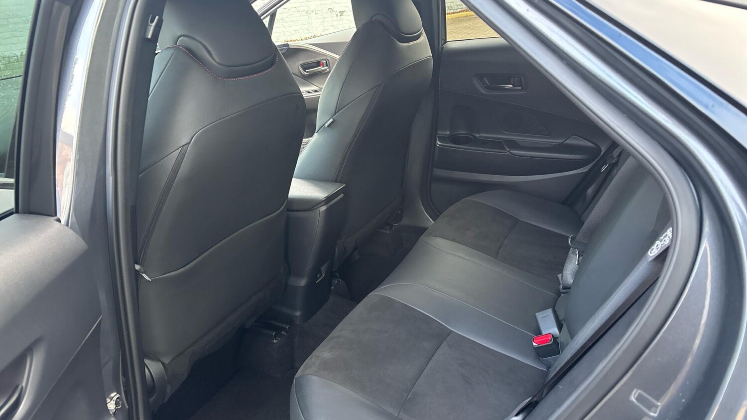 Used Toyota C-HR 2023 for sale - 77672879: Photo 12