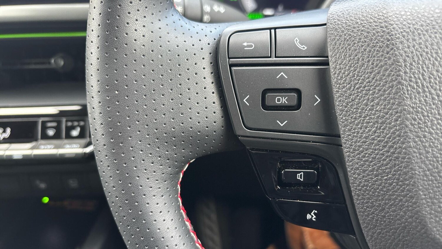 Used Toyota C-HR 2023 for sale - 77672879: Photo 16