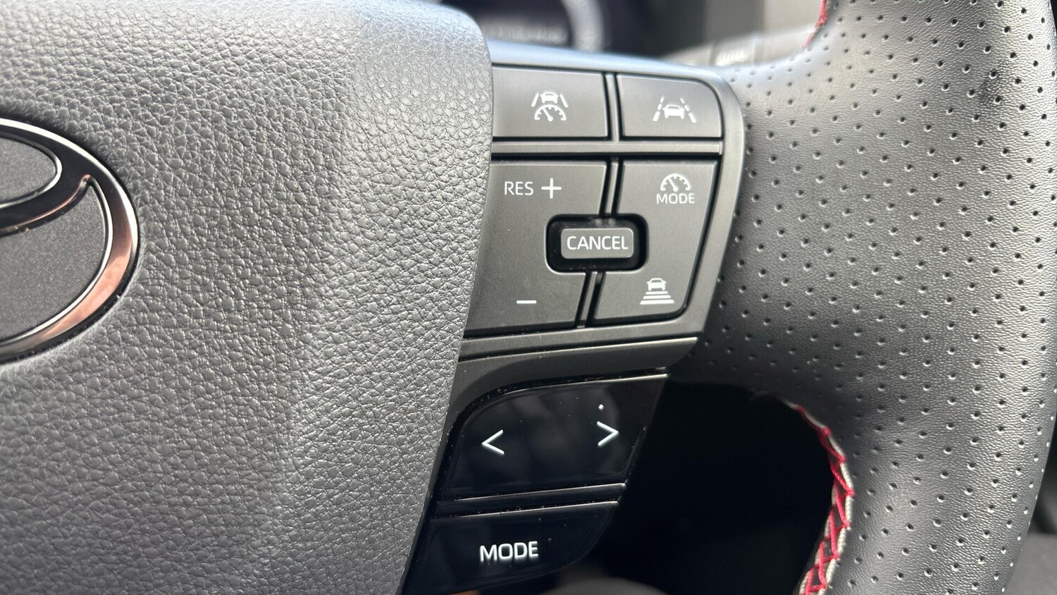 Used Toyota C-HR 2023 for sale - 77672879: Photo 17