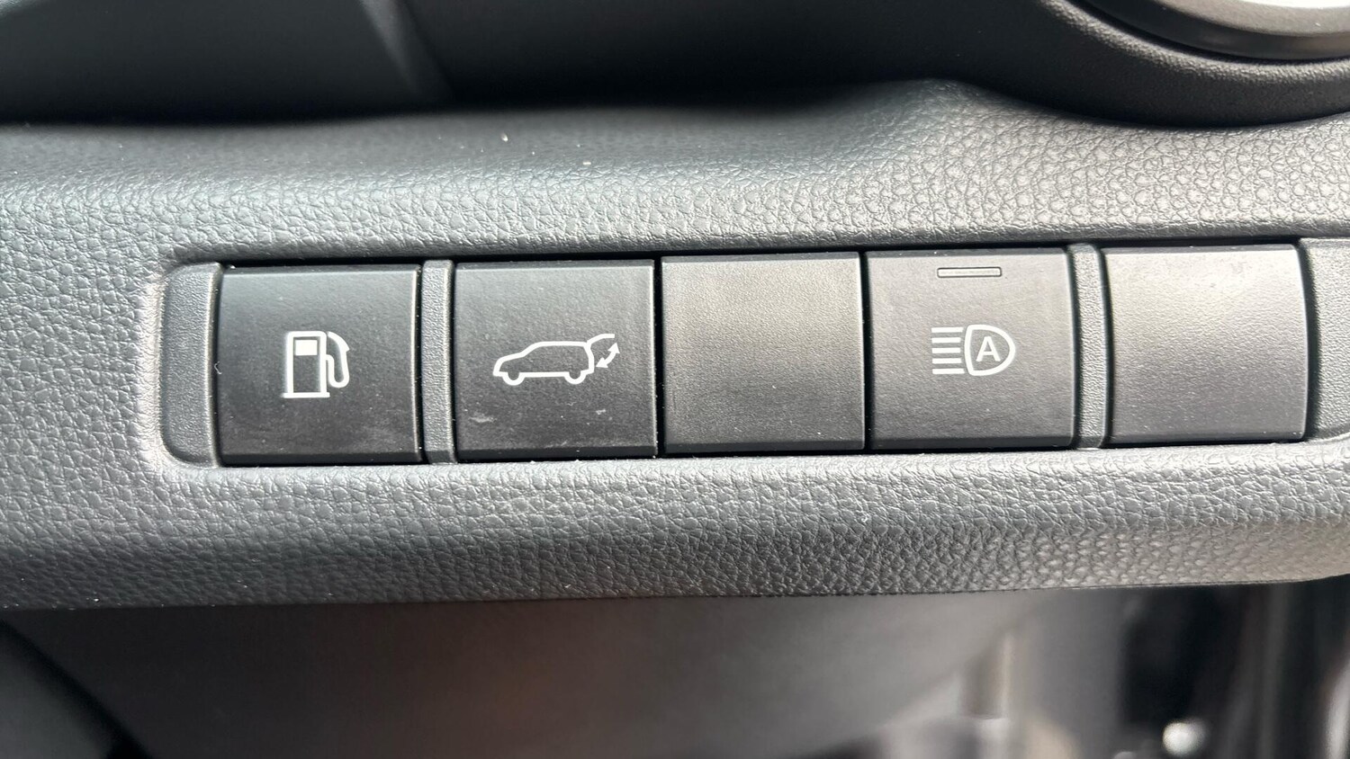 Used Toyota C-HR 2023 for sale - 77672879: Photo 22