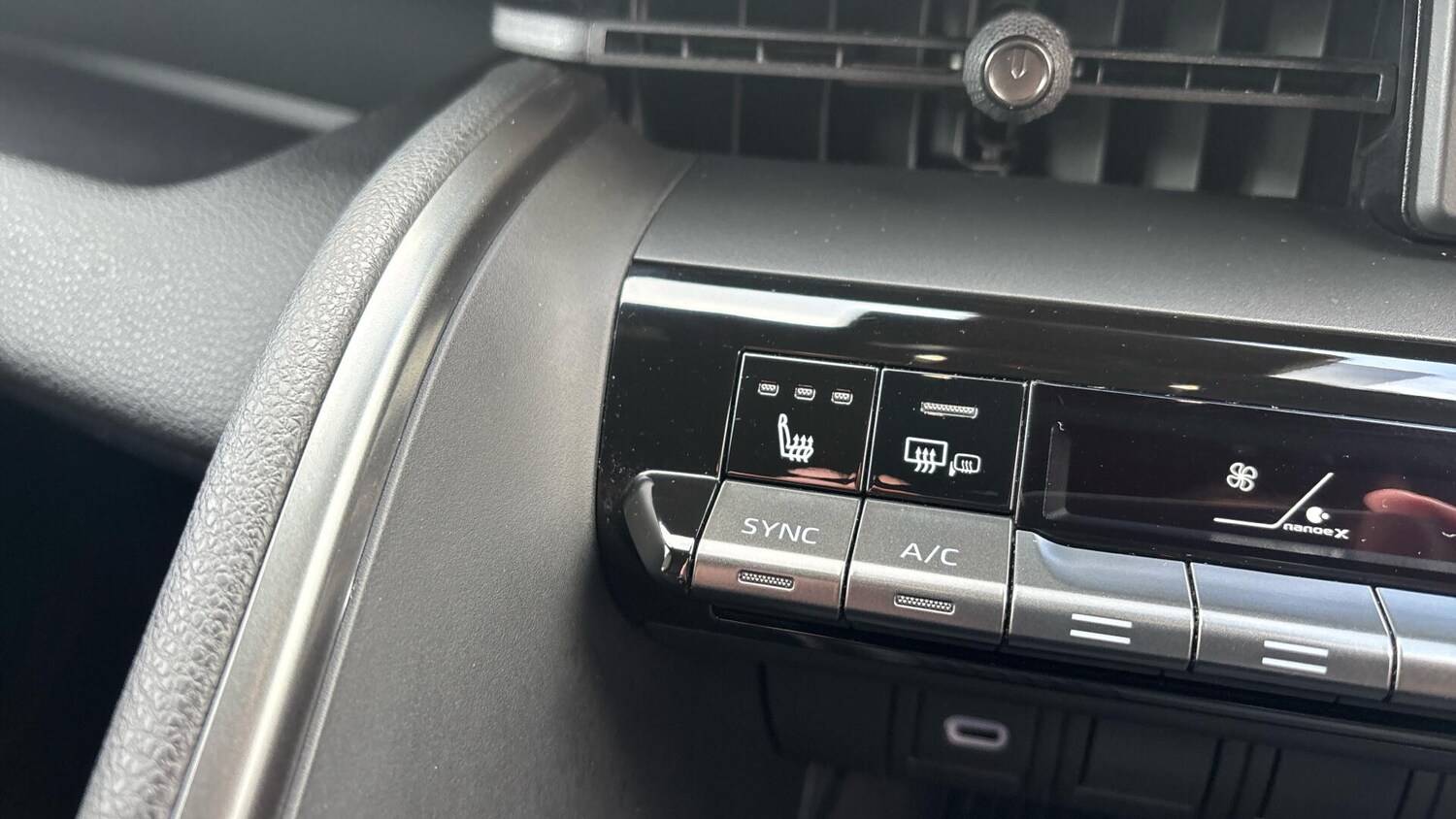 Used Toyota C-HR 2023 for sale - 77672879: Photo 24