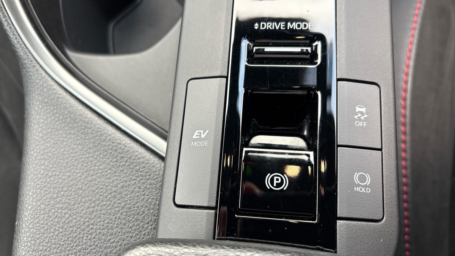 Used Toyota C-HR 2023 for sale - 77672879: Photo 27