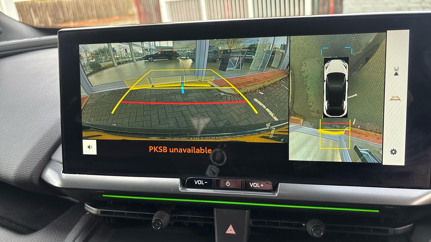 Used Toyota C-HR 2023 for sale - 77672879: Photo 32