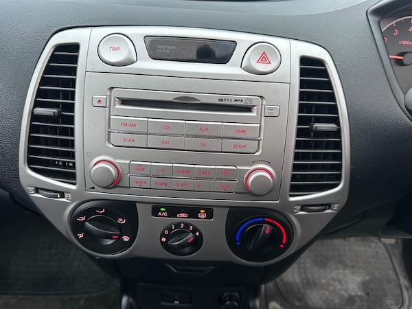Used Hyundai i20 2010 for sale - 74313971: Photo 15