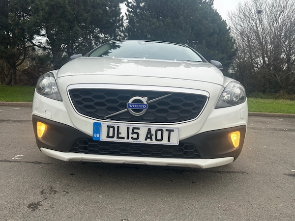 Used Volvo V40 2015 for sale - 74298367: Photo 11