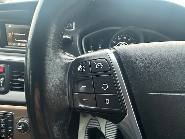 Used Volvo V40 2015 for sale - 74298367: Photo 18