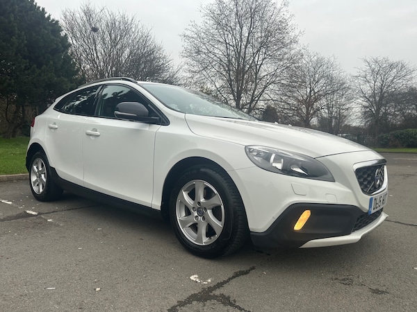 Used Volvo V40 2015 for sale - 74298367: Photo 1