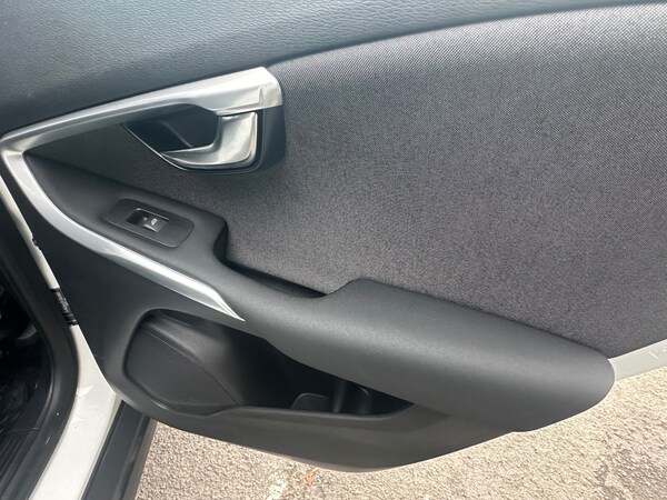 Used Volvo V40 2015 for sale - 74298367: Photo 27