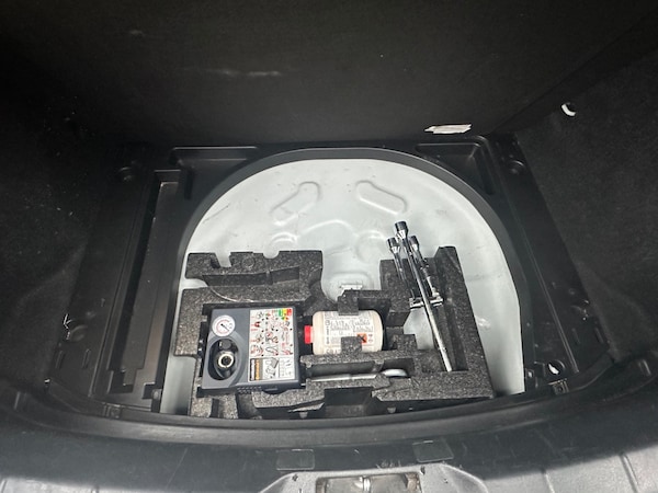 Used Volvo V40 2015 for sale - 74298367: Photo 34