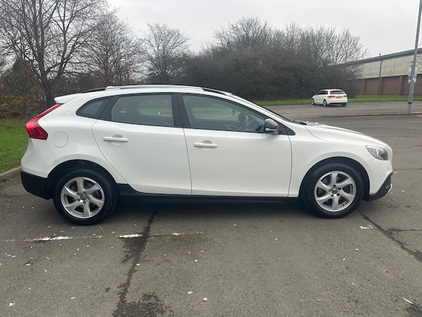 Used Volvo V40 2015 for sale - 74298367: Photo 9