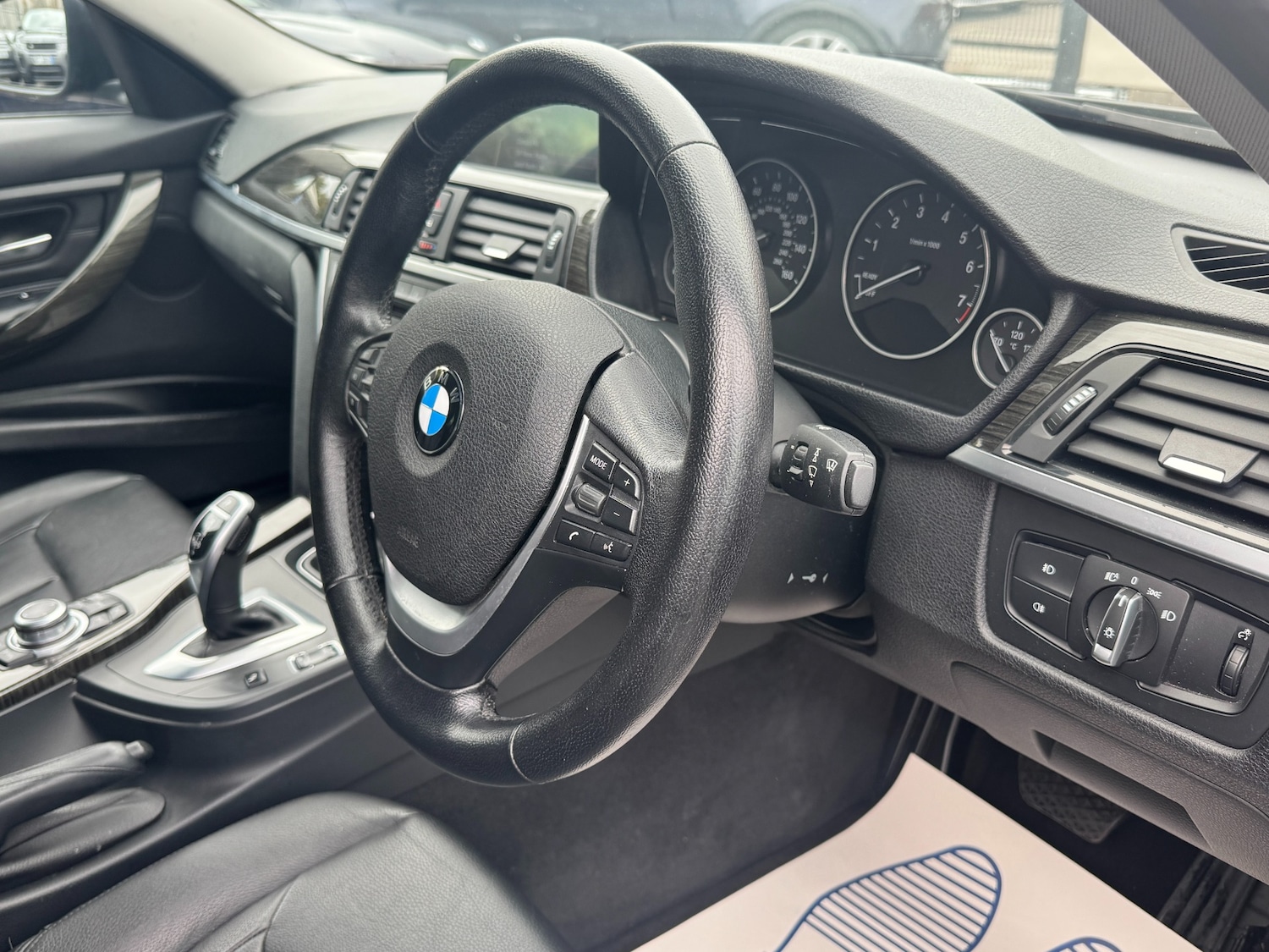 Used BMW 3 Series 2012 for sale - 76526469: Photo 46
