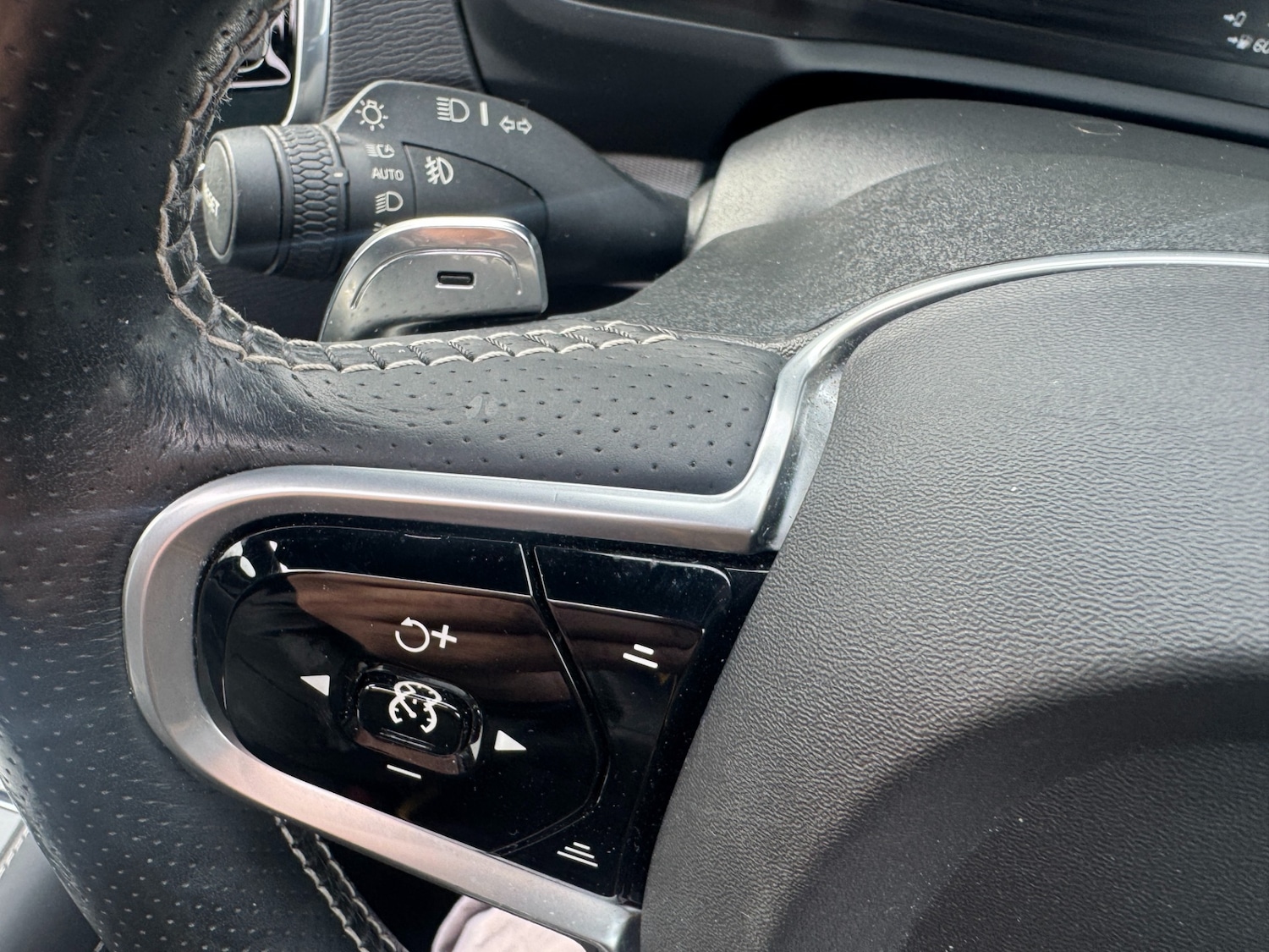 Used Volvo XC90 2017 for sale - 77973905: Photo 47