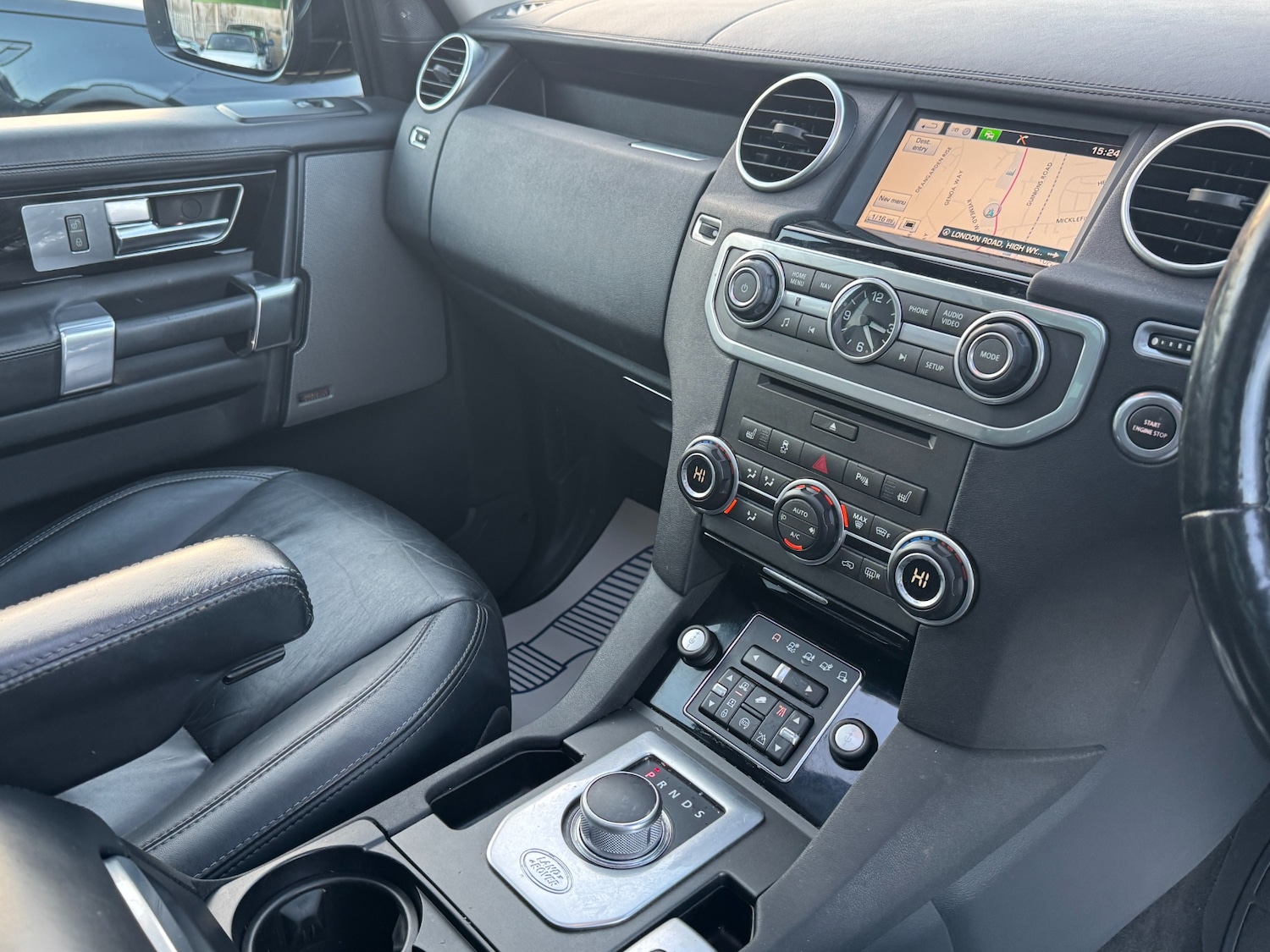 Used Land Rover Discovery 2016 for sale - 76933309: Photo 31