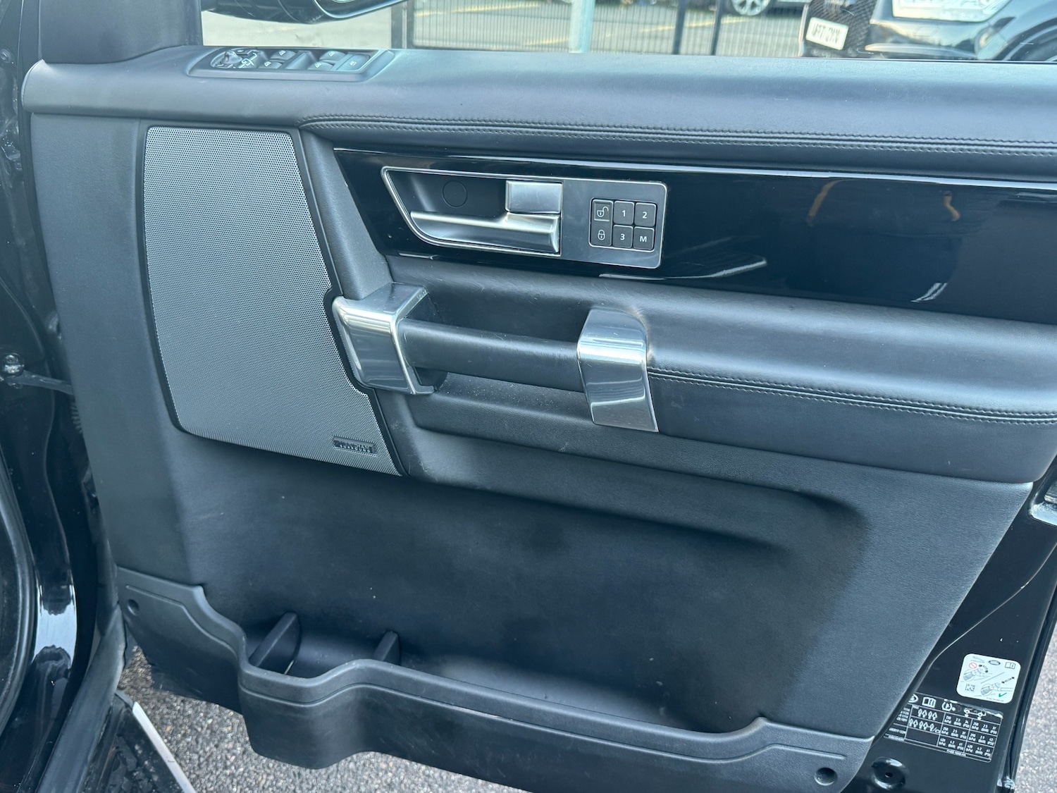 Used Land Rover Discovery 2016 for sale - 76933309: Photo 50