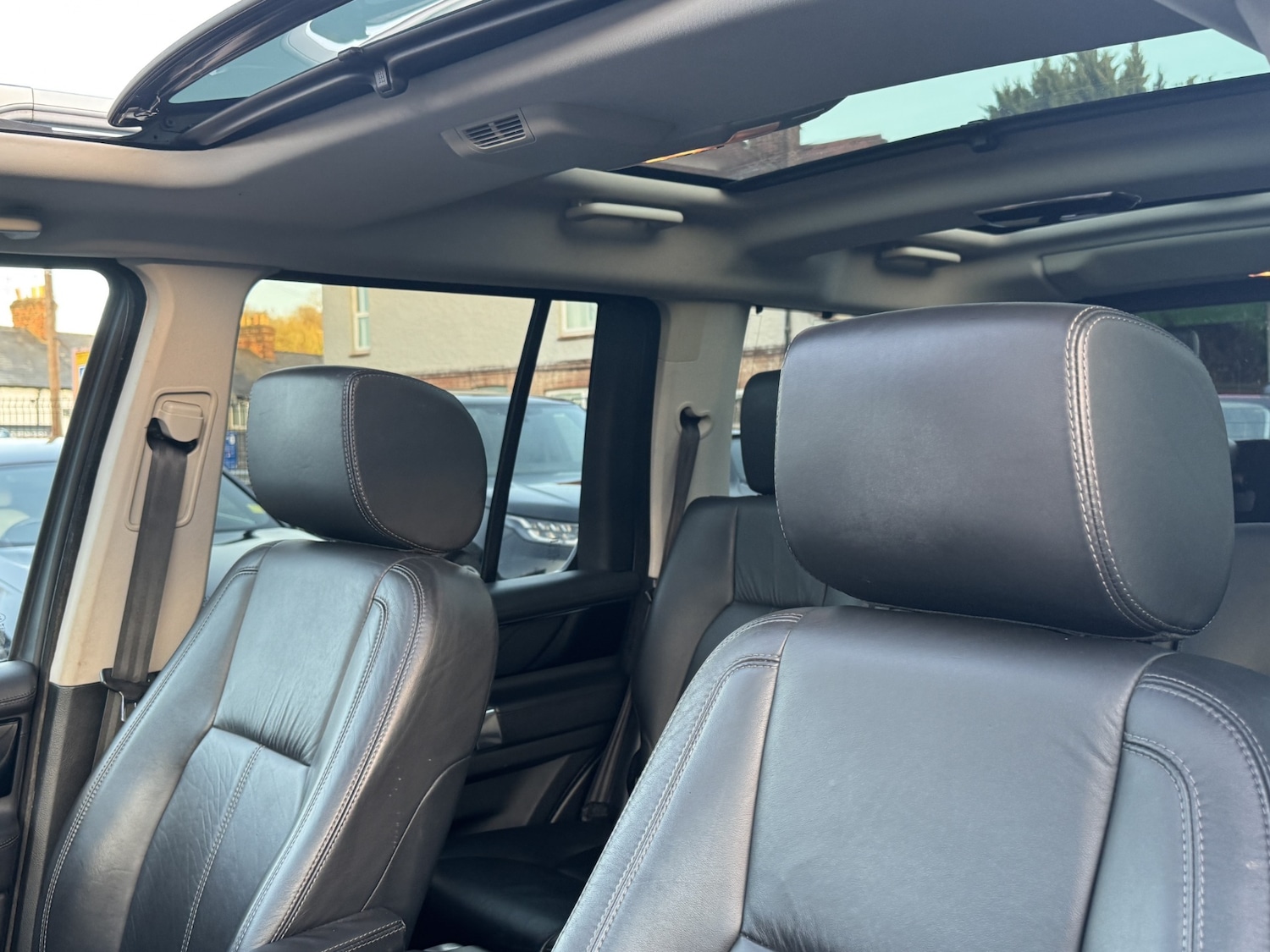 Used Land Rover Discovery 2016 for sale - 76933309: Photo 64