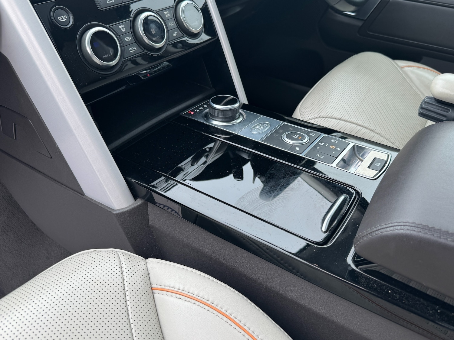 Used Land Rover Discovery 2019 for sale - 76556670: Photo 33