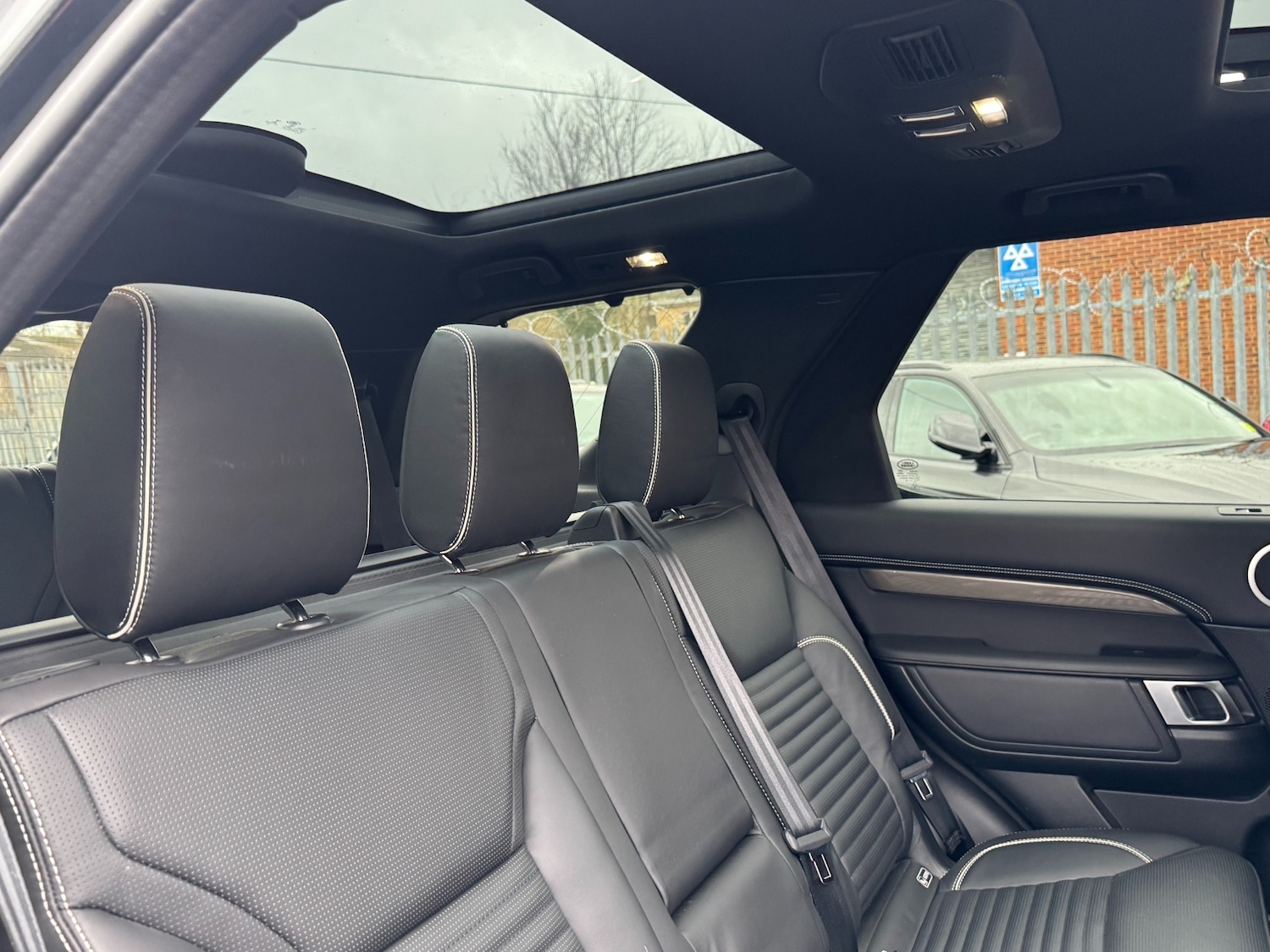 Used Land Rover Discovery 2020 for sale - 76375467: Photo 65