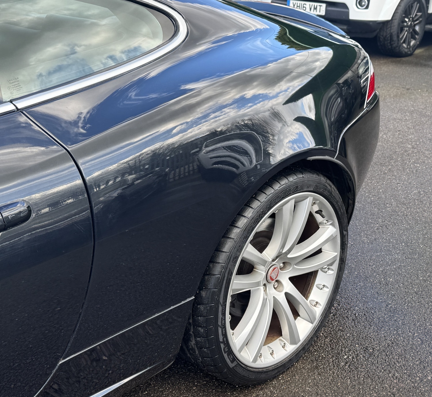 Used Jaguar XKR 2009 for sale - 78140053: Photo 21