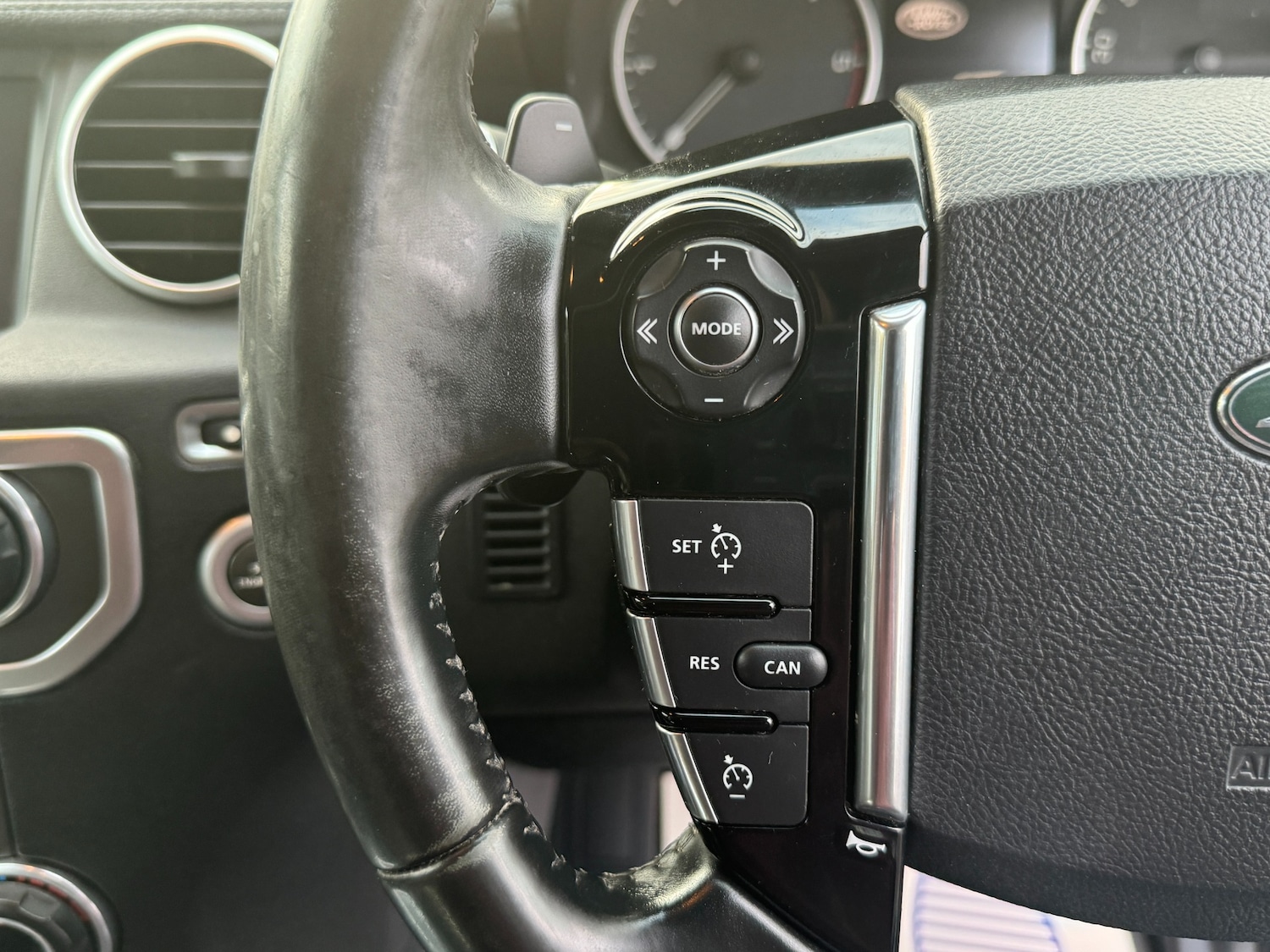 Used Land Rover Discovery 2016 for sale - 76557538: Photo 40