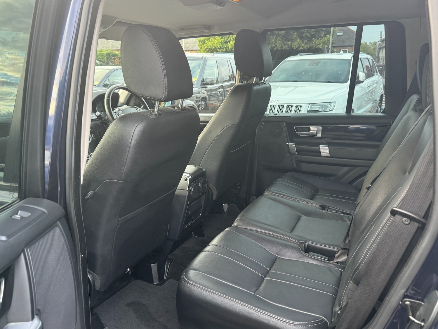 Used Land Rover Discovery 2016 for sale - 76557538: Photo 51