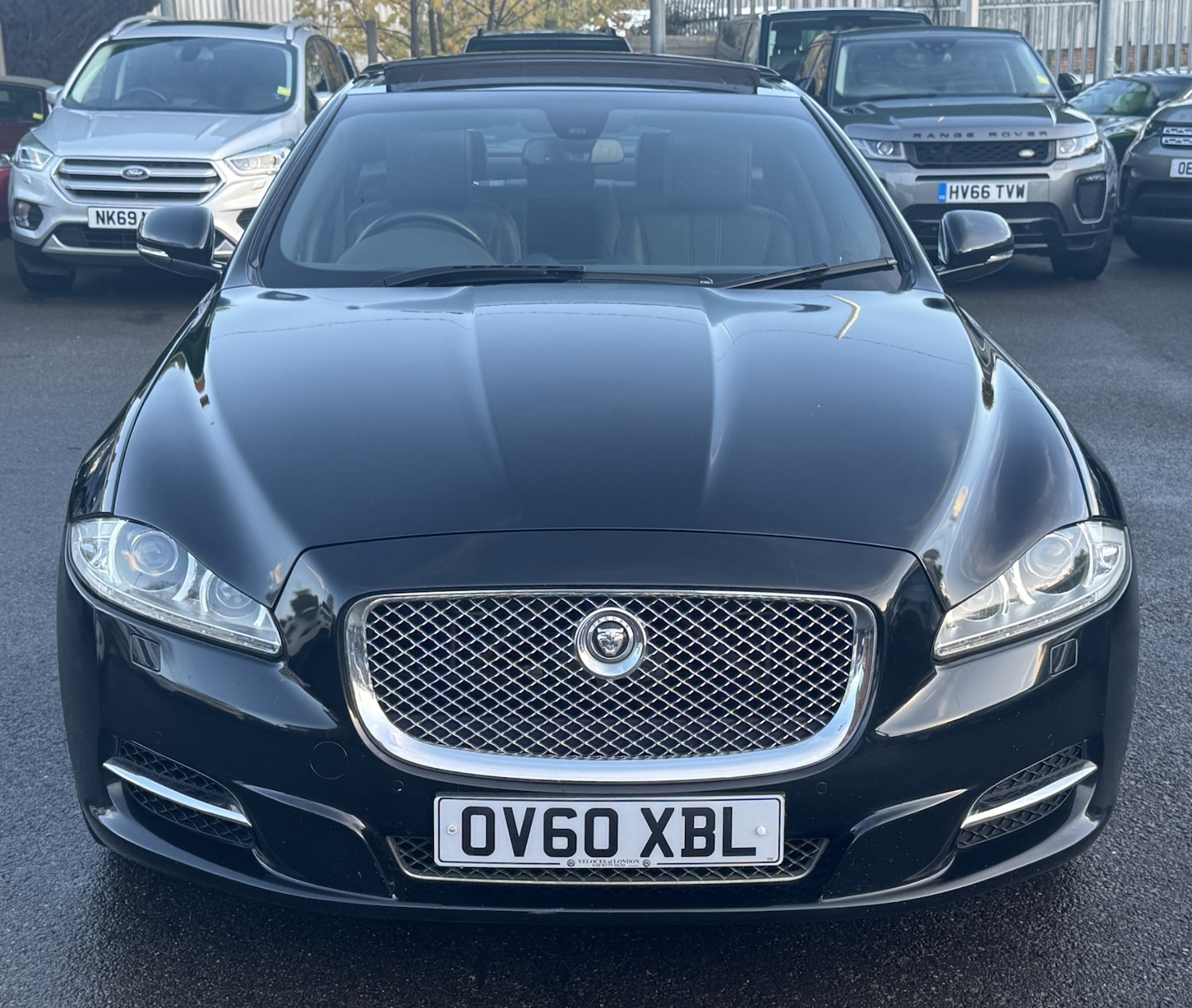 Used Jaguar XJ 2010 for sale - 76541531: Photo 10