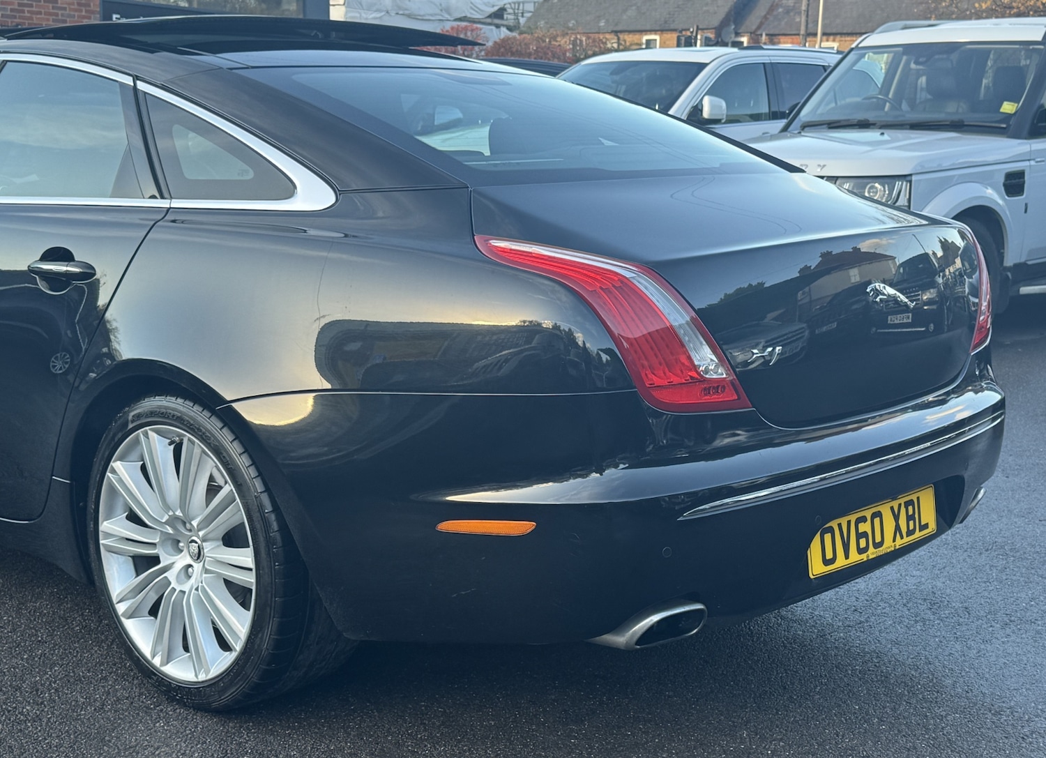 Used Jaguar XJ 2010 for sale - 76541531: Photo 16