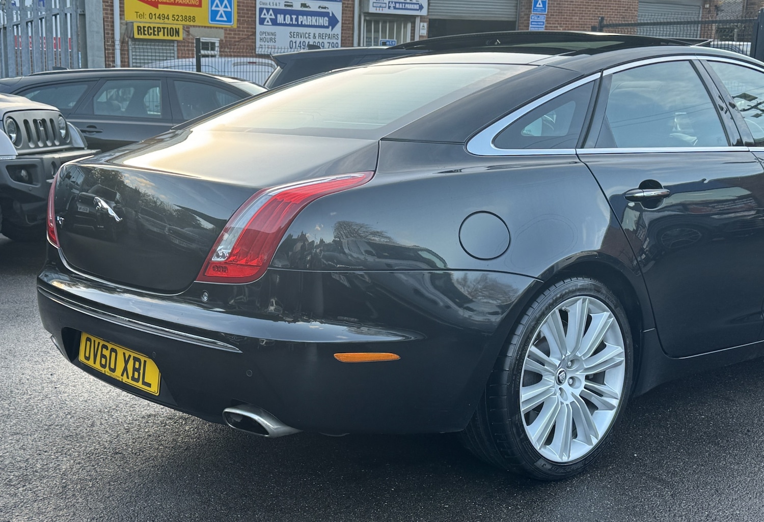 Used Jaguar XJ 2010 for sale - 76541531: Photo 17