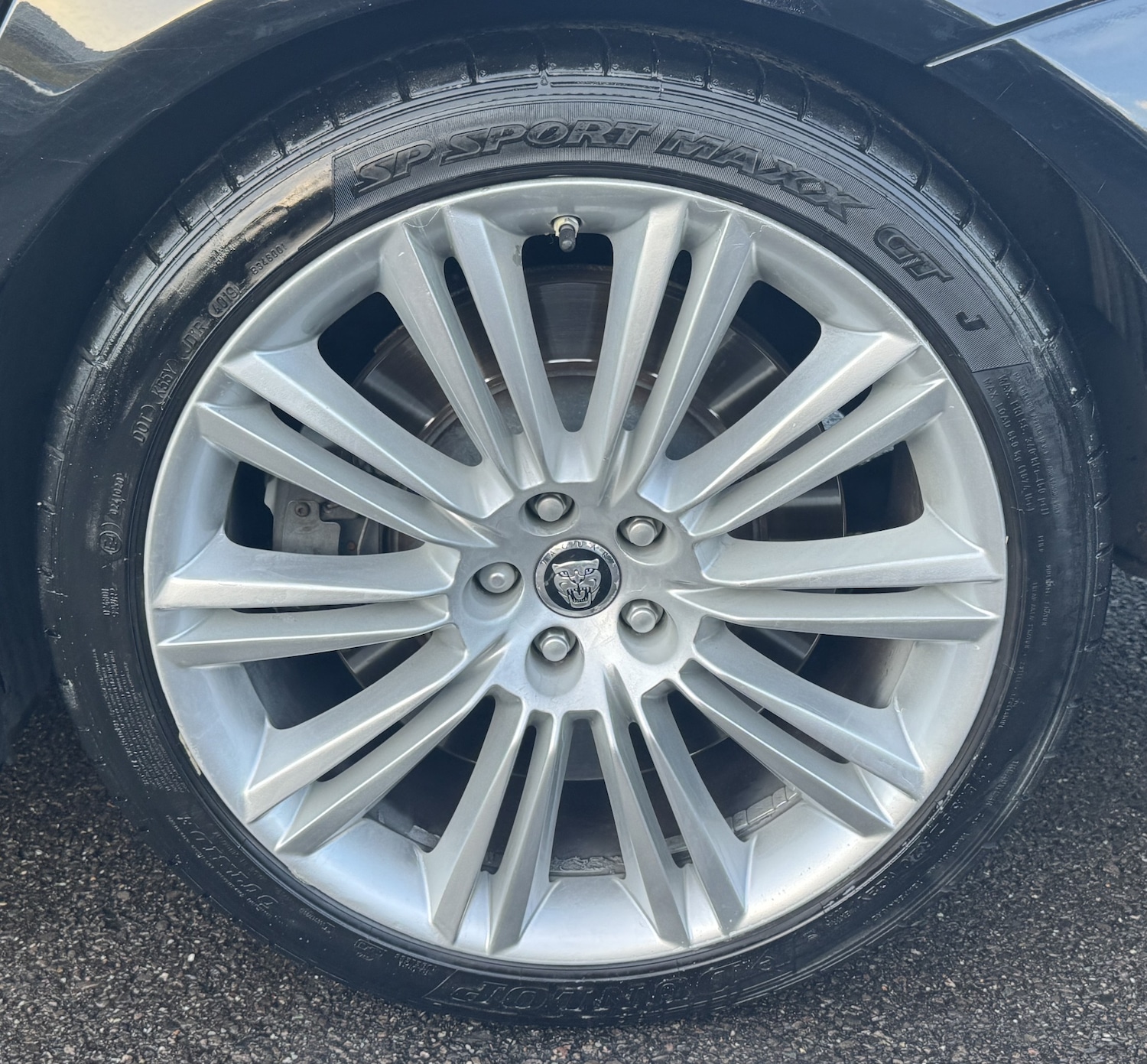 Used Jaguar XJ 2010 for sale - 76541531: Photo 21