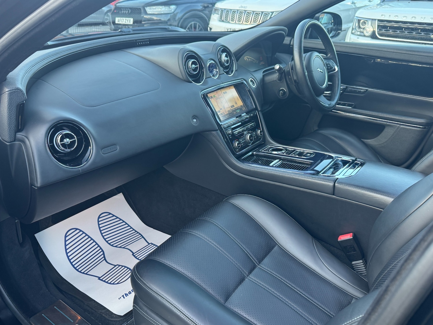 Used Jaguar XJ 2010 for sale - 76541531: Photo 24