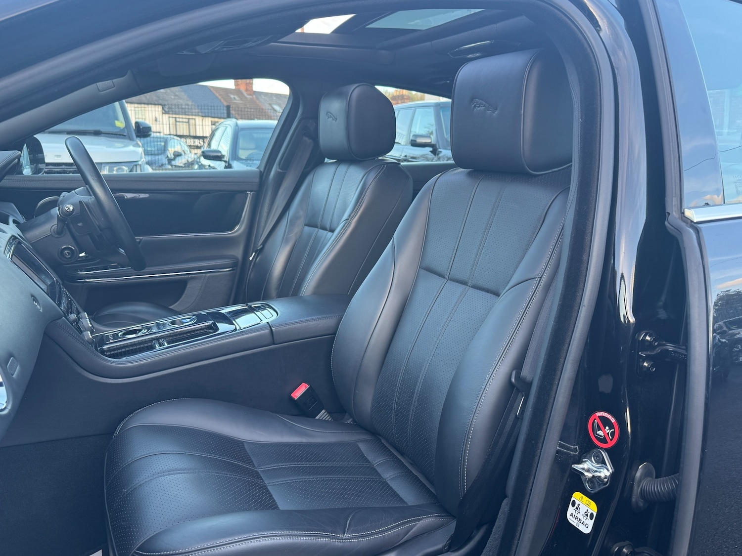 Used Jaguar XJ 2010 for sale - 76541531: Photo 26